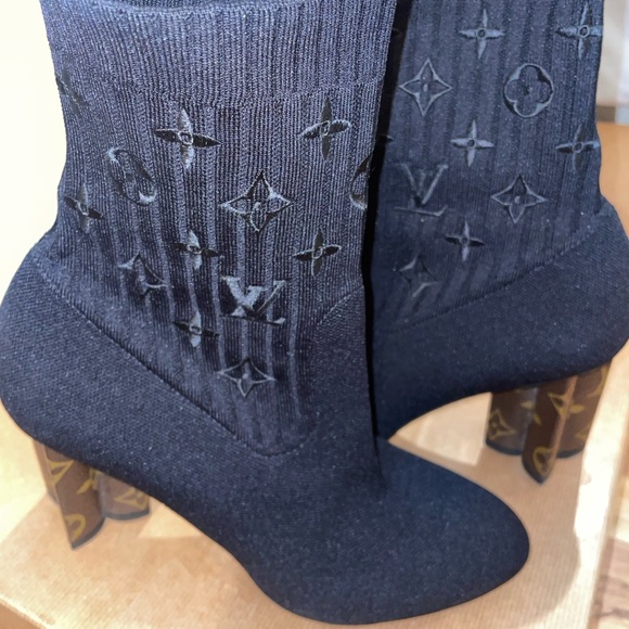 COPY - LV booties wore twice for short time too small and they are AUTHENTIC ‼️ - Picture 2 of 6